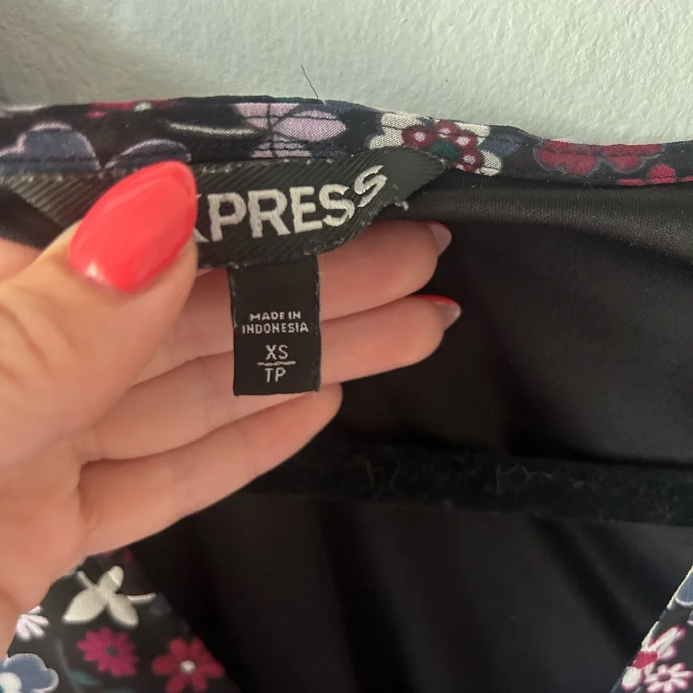 Express Floral Dress - Picture 3 of 7
